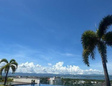 One-Bedroom Apartment with Sea View and Balcony