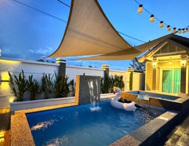 Three-Bedroom Vacation Home 