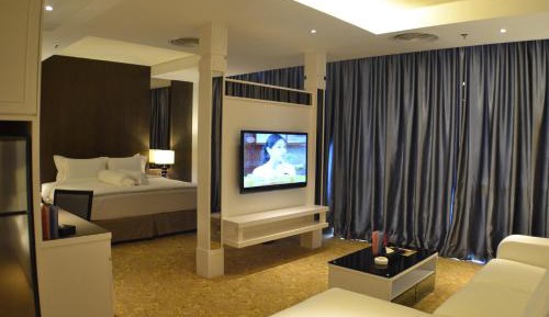 Camellia Suite