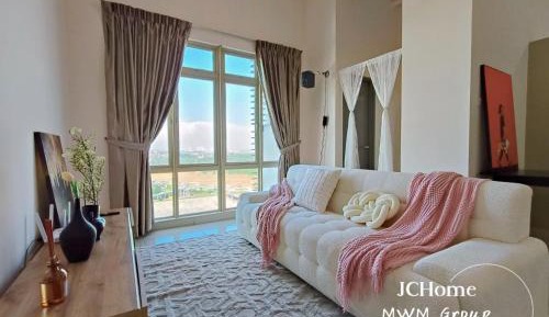 One-Bedroom Apartment with City View