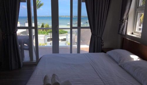 Deluxe Double Room with Balcony and Sea View