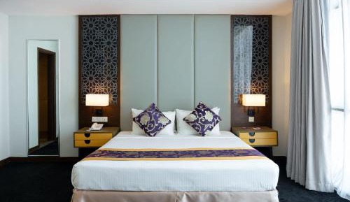 Studio King or Twin Bed Room