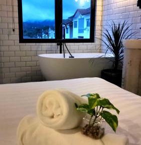 King Room with Spa Bath