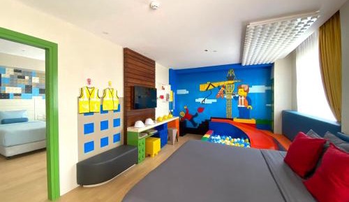 Playroom Suite- Brick Builders