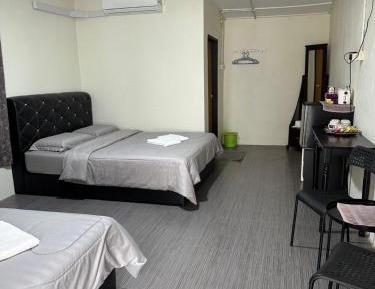 Deluxe Queen Room