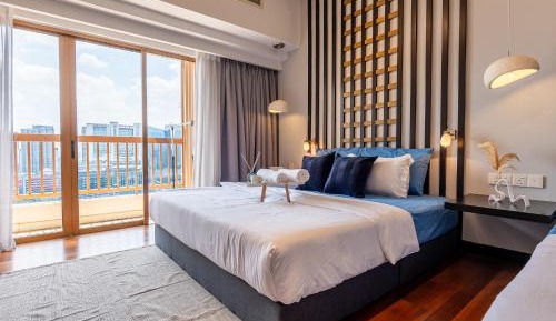 One-Bedroom Apartment with Balcony and Water View