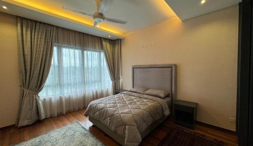 Three-Bedroom Apartment with Water View