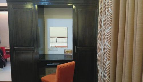 Deluxe Queen Suite