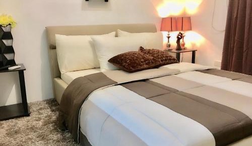 Apartment with Pool View 