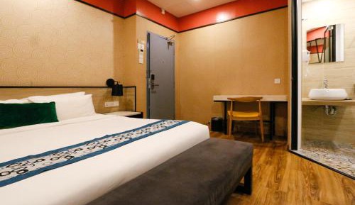 Superior King Room