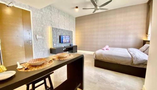 One-Bedroom Apartment with Sea View