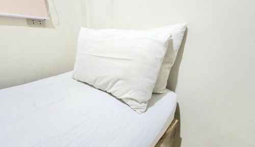 Single Room with Shared Bathroom