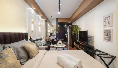 Deluxe King Studio