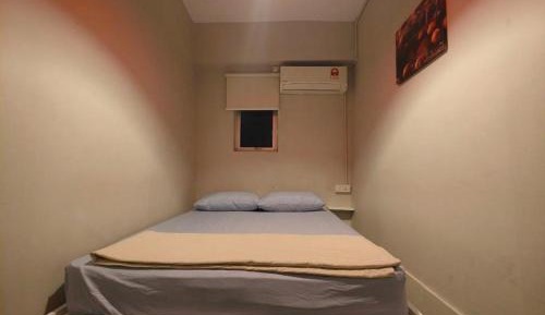 Queen Room with Shared Bathroom