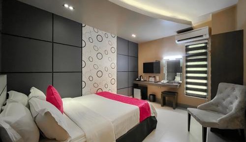 Standard Queen Room