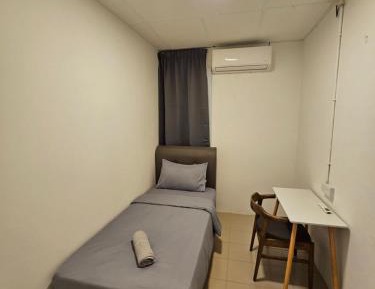 Single Room with Shared Toilet