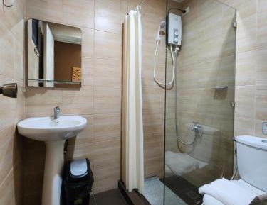Deluxe Double Room (2 Adults + 1 Child)