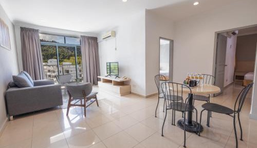 Deluxe 2-Bedroom Apartment