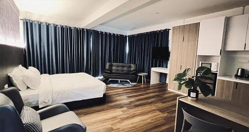 Deluxe Family Suite