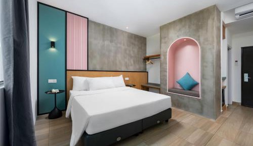 Deluxe King Room