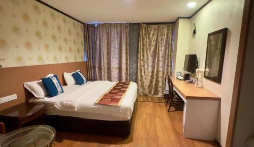 Deluxe King Room