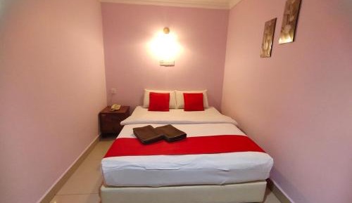 Standard Queen Room