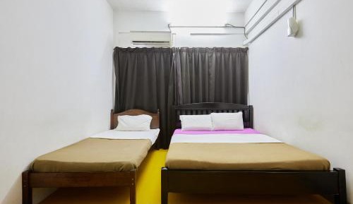 Standard Triple Room with Shared Bathroom