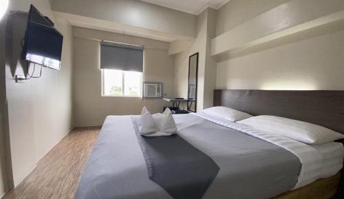 Standard Double Room with Shared Bathroom