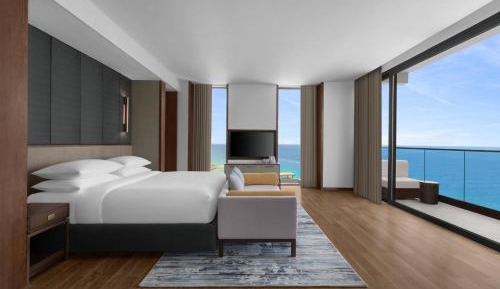 Honeymoon Suite with Balcony and Ocean View