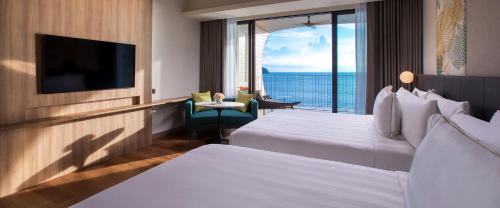 Deluxe Ocean View Queen
