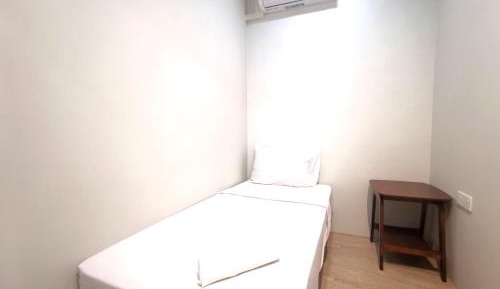 Single Room with Shared Bathroom