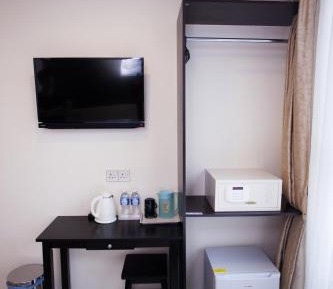 Deluxe Double Room - No Window