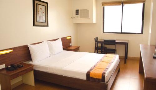 Standard Queen Room