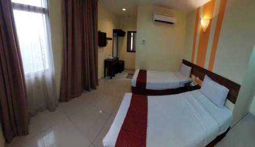 Twin Room with View