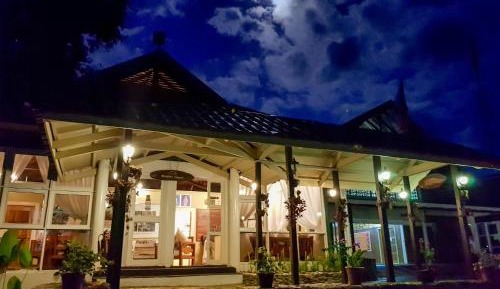Serindit Hostel (4 Adults)
