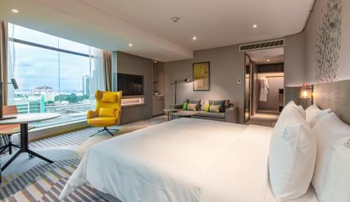 King Suite with City View