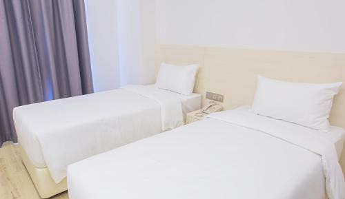Twin Room with View
