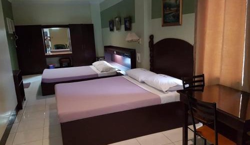 Deluxe Family Room