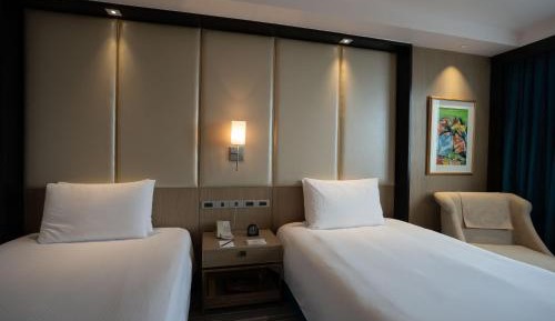 Premier Double or Twin Room with Mountain View