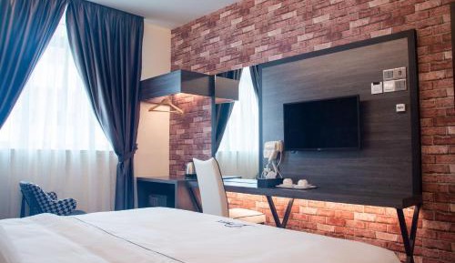 Standard King Room