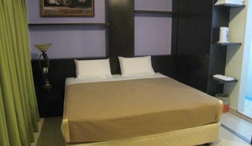 Deluxe King Suite