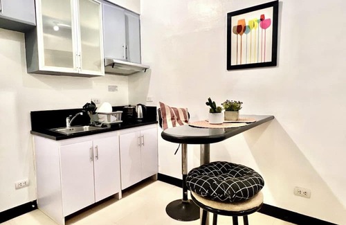Taguig Apartment | BGC Mckinley Center Prime Accommodations
