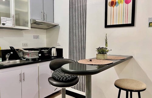 Taguig Apartment | BGC Mckinley Center Prime Accommodations