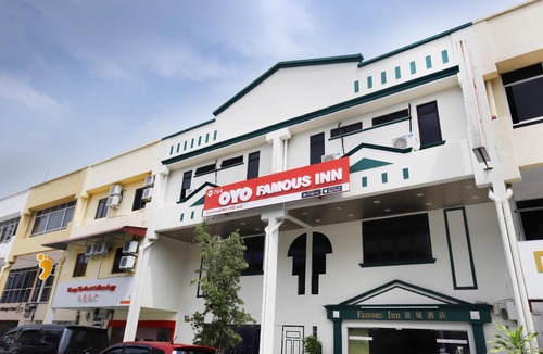 Taman Melaka Raya Hotel | OYO 764 Hotel Famous Inn