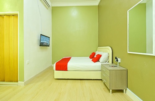 Pasir Puteh Hotel | Oyo 90639 Hotel Azimah