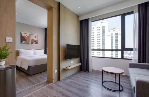 Bandar Tun Razak Hotel | Komune Living & Wellness in the Park