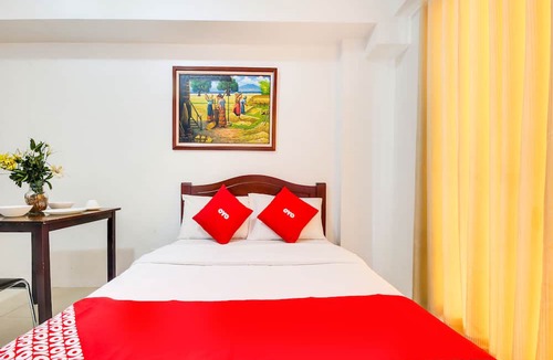 Palanan Hotel | OYO 893 Dian Suites Makati