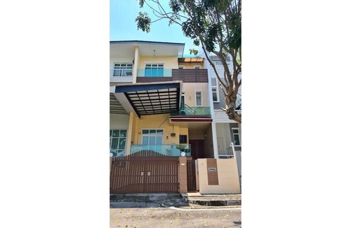 Tanjung Bungah House | Ocean 19 @ ShamrockVillaIBeachfront 4BR BigGroup