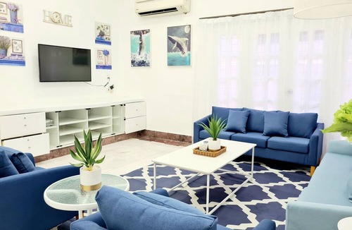 Tanjung Bungah House | 527 BeachHouse @ 5 bedroom -3min walk to the beach