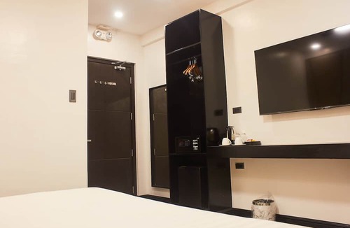 Tabaco City Hotel | The Blu Hotel